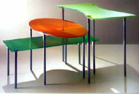 Tavolo decorato con la tecnica colorglass