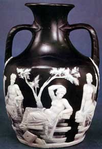 Vaso Portland, esempio più famoso di vetro cammeo romano